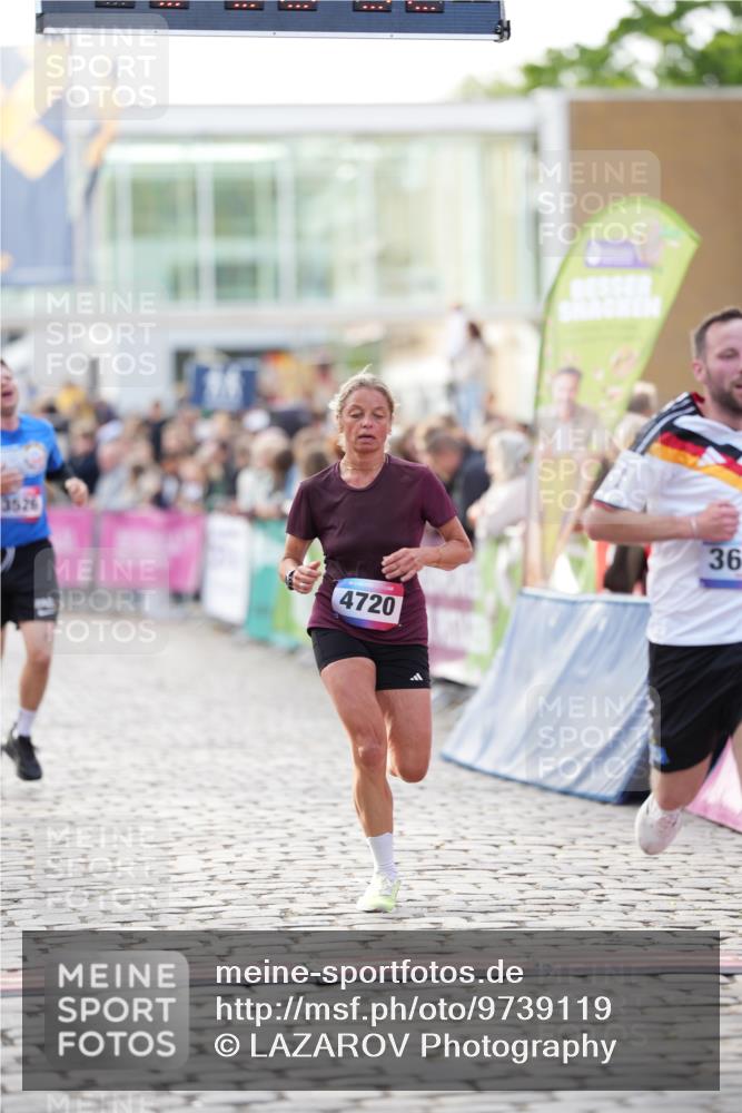 12.06.2026 - Holstenköstenlauf LAZAROV Photography http://msf.ph/oto/9739119 12.06.2026 19:50:51 Laufen 3526, 3642, 4599, 4720 meine-sportfotos.de