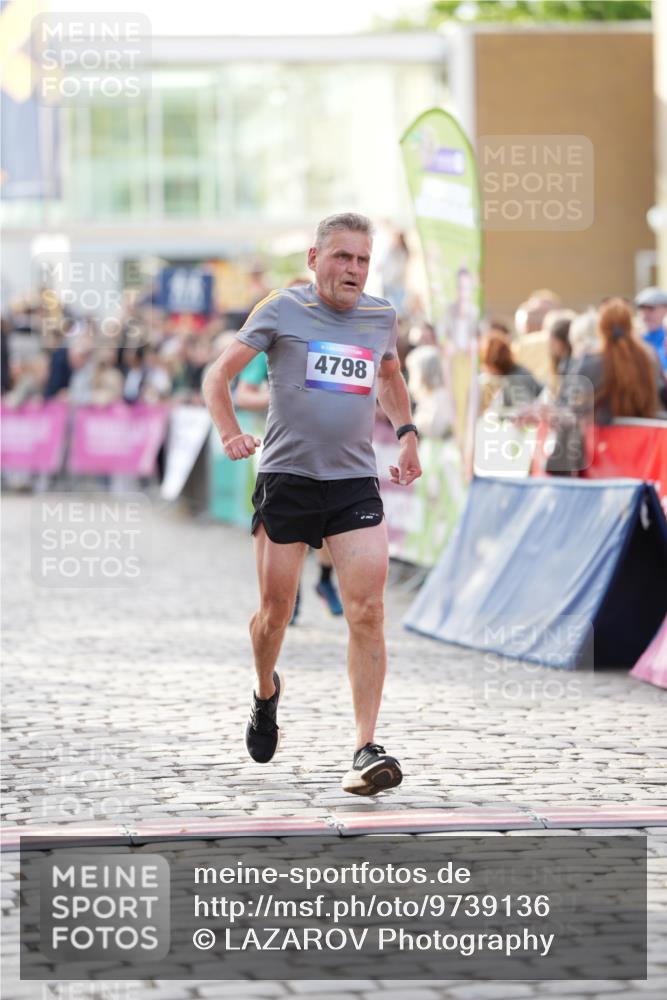 12.06.2026 - Holstenköstenlauf LAZAROV Photography http://msf.ph/oto/9739136 12.06.2026 19:50:36 Laufen 3416, 3430, 4226, 4266, 4518, 4684, 4685, 4798 meine-sportfotos.de
