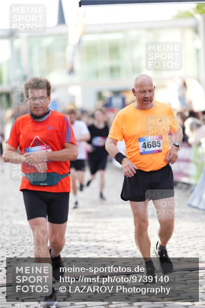 12.06.2026 - Holstenköstenlauf LAZAROV Photography http://msf.ph/oto/9739140 12.06.2026 19:50:32 Laufen 3027, 3416, 3430, 4266, 4684, 4685 meine-sportfotos.de