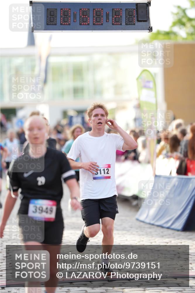 12.06.2026 - Holstenköstenlauf LAZAROV Photography http://msf.ph/oto/9739151 12.06.2026 19:50:20 Laufen 3107, 3112, 3223, 3524, 3946, 3949, 4248, 4719, 4879 meine-sportfotos.de
