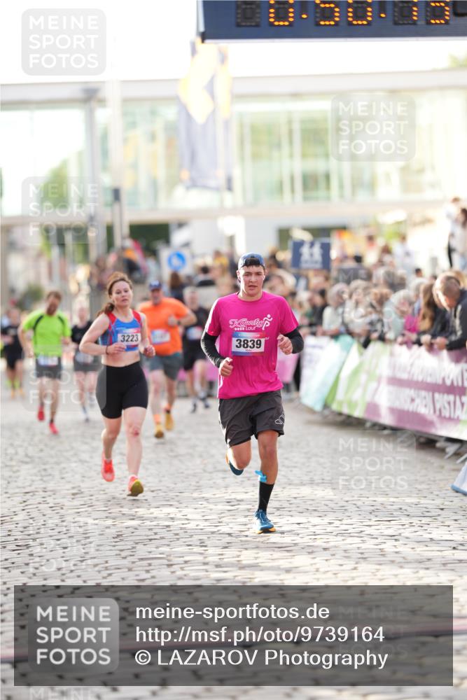 12.06.2026 - Holstenköstenlauf LAZAROV Photography http://msf.ph/oto/9739164 12.06.2026 19:50:12 Laufen 3107, 3223, 3839 meine-sportfotos.de