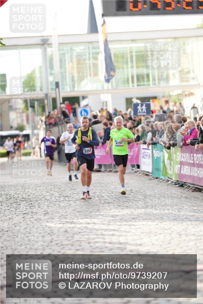 12.06.2026 - Holstenköstenlauf LAZAROV Photography http://msf.ph/oto/9739207 12.06.2026 19:49:28 Laufen 3101, 3255, 3610, 4191 meine-sportfotos.de