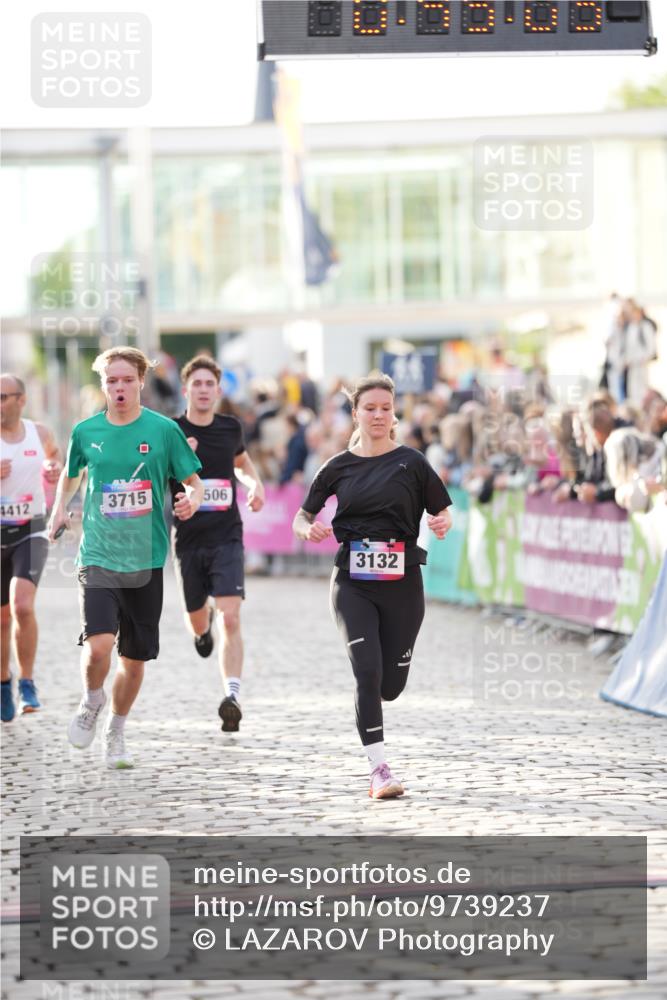 12.06.2026 - Holstenköstenlauf LAZAROV Photography http://msf.ph/oto/9739237 12.06.2026 19:49:05 Laufen 3132, 3506, 3531, 3715, 3860, 4412, 4428 meine-sportfotos.de