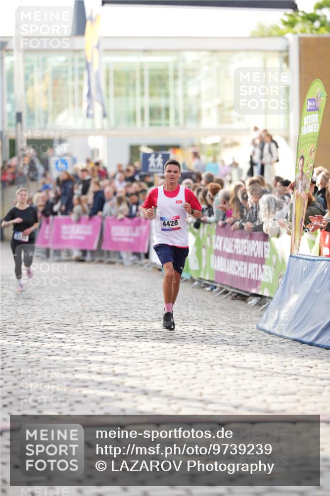 12.06.2026 - Holstenköstenlauf LAZAROV Photography http://msf.ph/oto/9739239 12.06.2026 19:49:01 Laufen 3071, 3132, 3310, 3531, 3715, 3860, 4428, 4461, 4498 meine-sportfotos.de