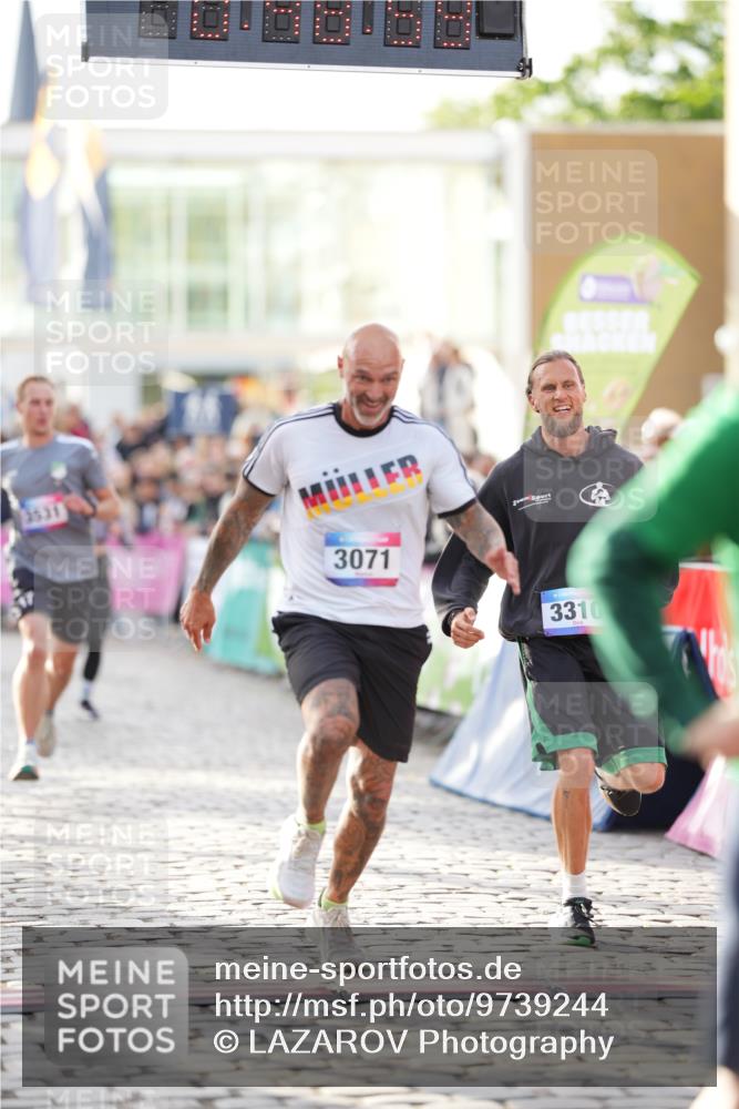 12.06.2026 - Holstenköstenlauf LAZAROV Photography http://msf.ph/oto/9739244 12.06.2026 19:48:58 Laufen 3051, 3071, 3310, 3531, 3860, 4124, 4461, 4498 meine-sportfotos.de