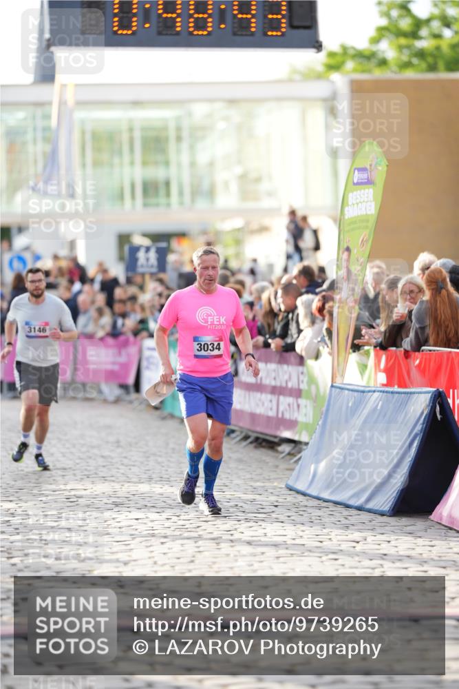 12.06.2026 - Holstenköstenlauf LAZAROV Photography http://msf.ph/oto/9739265 12.06.2026 19:48:43 Laufen 3034, 3146, 3199, 3549, 3624, 3884, 3937, 4438, 4504 meine-sportfotos.de