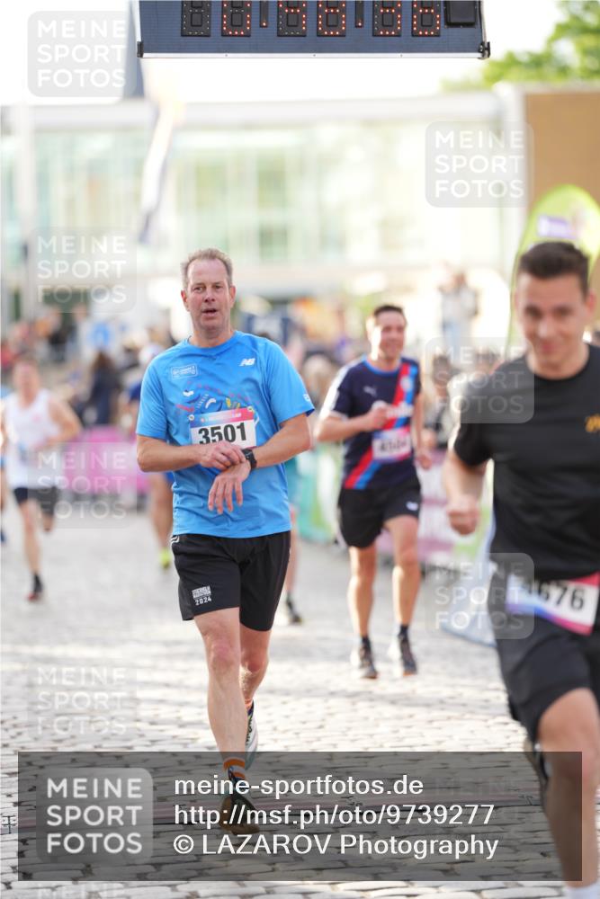 12.06.2026 - Holstenköstenlauf LAZAROV Photography http://msf.ph/oto/9739277 12.06.2026 19:48:35 Laufen 3243, 3501, 3549, 4436, 4438, 4504, 4676 meine-sportfotos.de