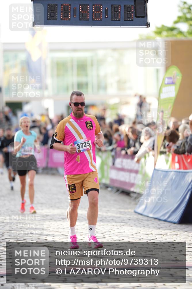 12.06.2026 - Holstenköstenlauf LAZAROV Photography http://msf.ph/oto/9739313 12.06.2026 19:48:10 Laufen 3725, 3848, 4649 meine-sportfotos.de