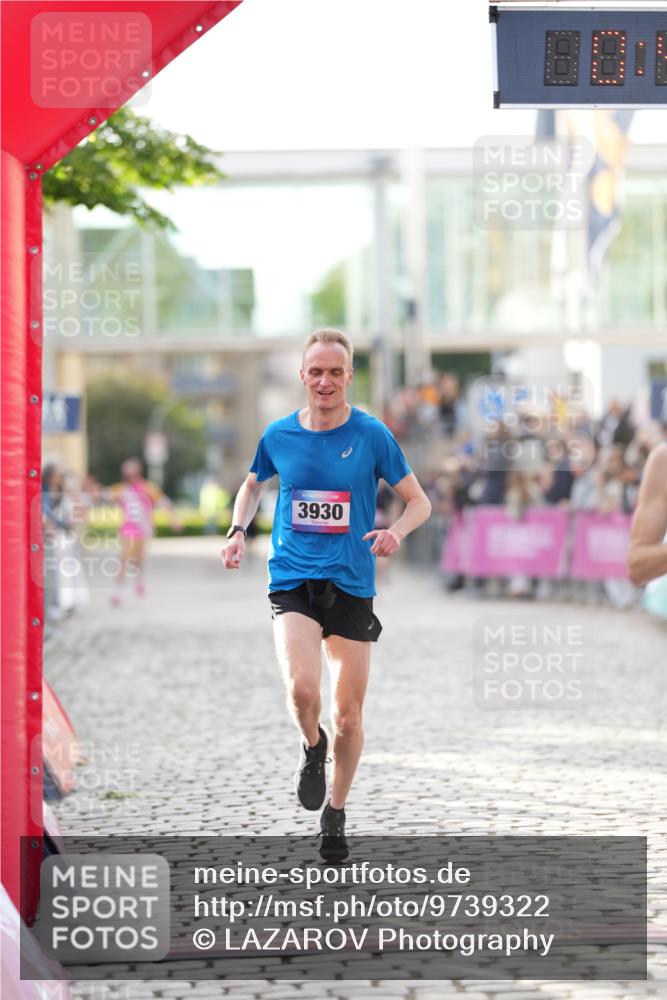 12.06.2026 - Holstenköstenlauf LAZAROV Photography http://msf.ph/oto/9739322 12.06.2026 19:48:00 Laufen 3651, 3930, 4293, 4635, 4744 meine-sportfotos.de