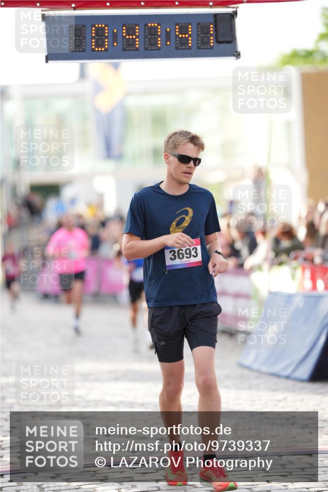 12.06.2026 - Holstenköstenlauf LAZAROV Photography http://msf.ph/oto/9739337 12.06.2026 19:47:40 Laufen 3044, 3693, 4348 meine-sportfotos.de