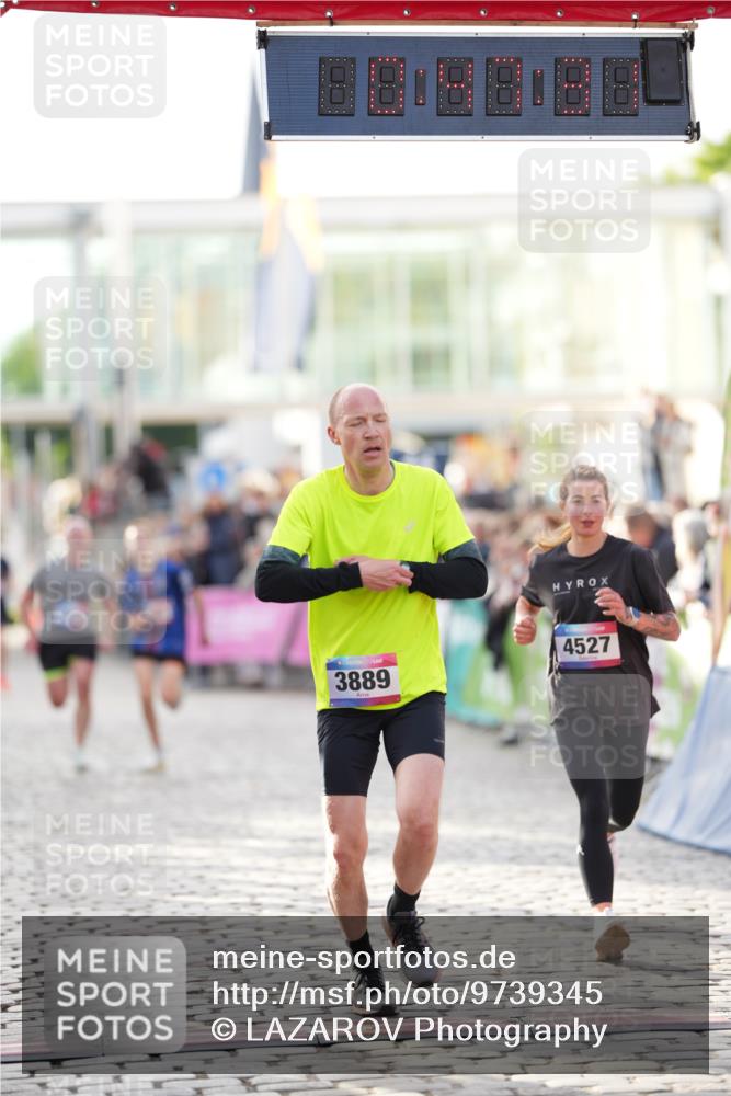 12.06.2026 - Holstenköstenlauf LAZAROV Photography http://msf.ph/oto/9739345 12.06.2026 19:47:31 Laufen 3889, 3934, 3935, 4176, 4527, 4647, 4732 meine-sportfotos.de