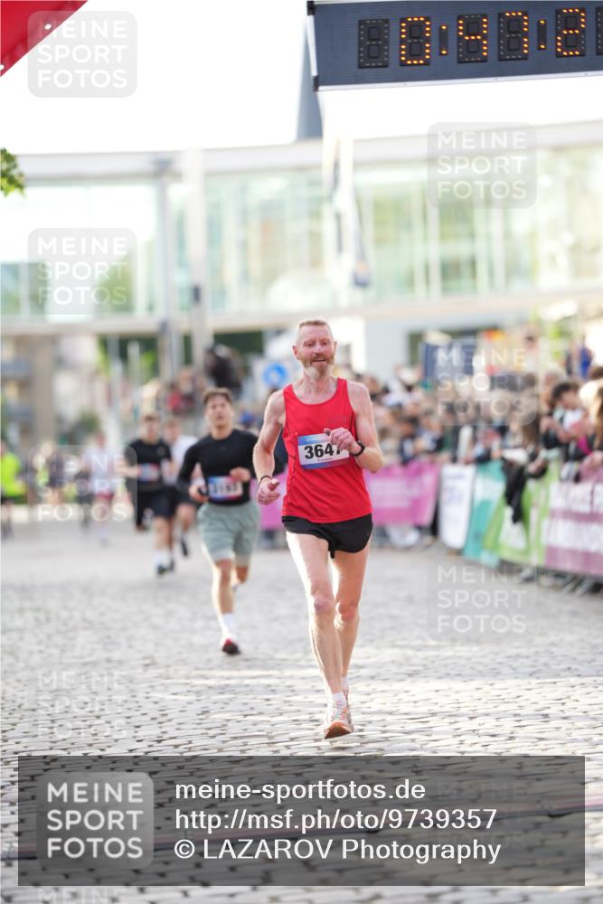 12.06.2026 - Holstenköstenlauf LAZAROV Photography http://msf.ph/oto/9739357 12.06.2026 19:47:20 Laufen 3193, 3533, 3647, 4546 meine-sportfotos.de