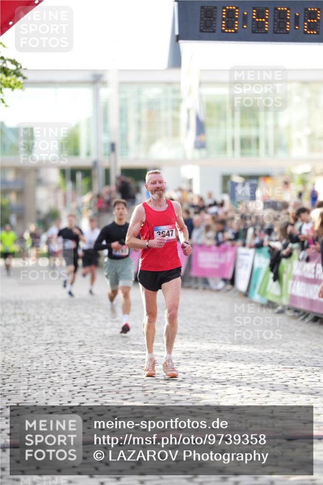 12.06.2026 - Holstenköstenlauf LAZAROV Photography http://msf.ph/oto/9739358 12.06.2026 19:47:19 Laufen 3193, 3533, 3647, 4546 meine-sportfotos.de