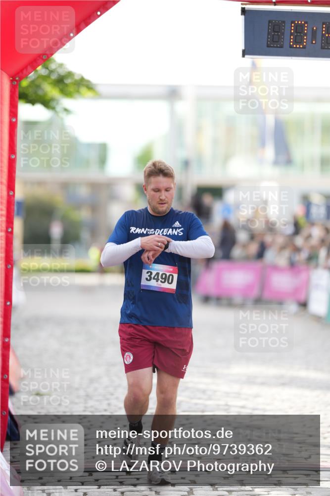 12.06.2026 - Holstenköstenlauf LAZAROV Photography http://msf.ph/oto/9739362 12.06.2026 19:47:02 Laufen 3490, 3782, 3850, 4115, 4175, 4528, 4921 meine-sportfotos.de