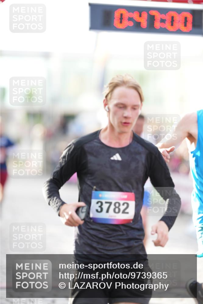 12.06.2026 - Holstenköstenlauf LAZAROV Photography http://msf.ph/oto/9739365 12.06.2026 19:47:00 Laufen 3490, 3782, 3850, 4115, 4175, 4528, 4921 meine-sportfotos.de