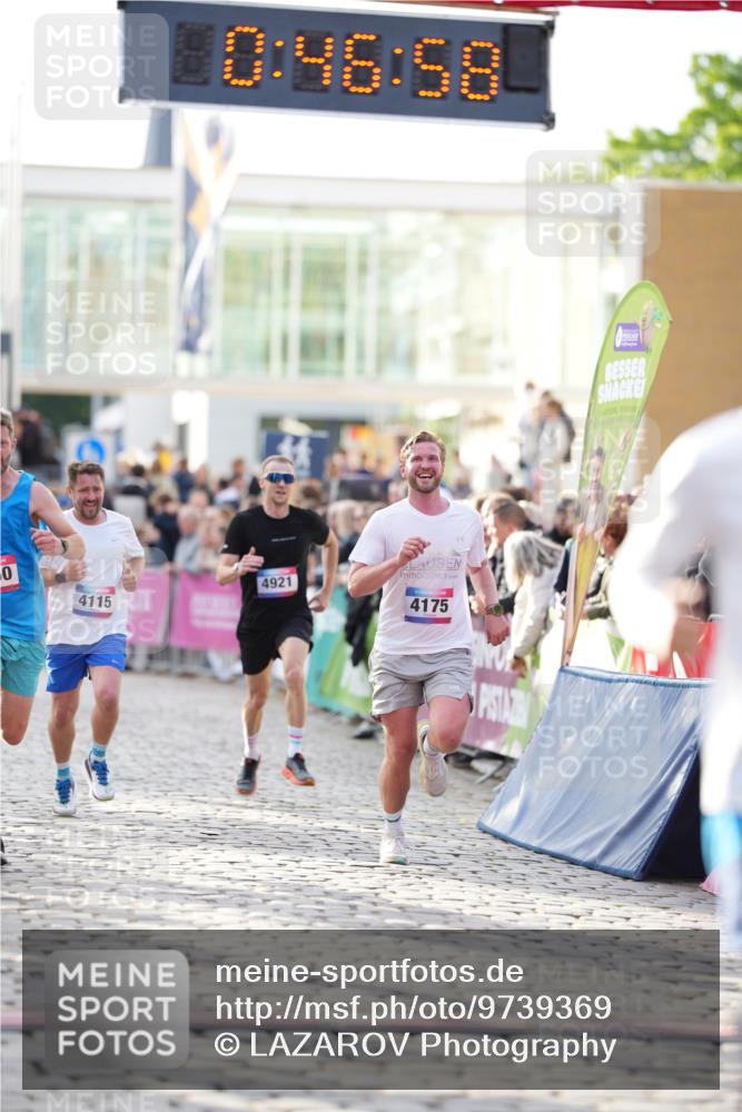 12.06.2026 - Holstenköstenlauf LAZAROV Photography http://msf.ph/oto/9739369 12.06.2026 19:46:58 Laufen 3103, 3490, 3782, 3850, 4115, 4175, 4528, 4921 meine-sportfotos.de