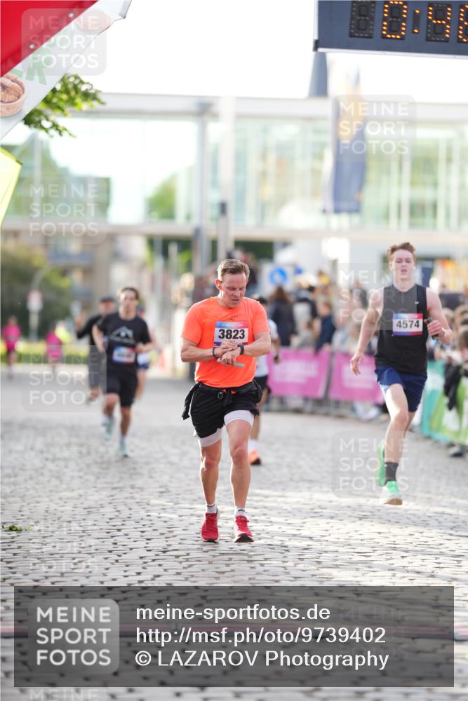 12.06.2026 - Holstenköstenlauf LAZAROV Photography http://msf.ph/oto/9739402 12.06.2026 19:46:18 Laufen 3005, 3039, 3823, 4574, 4675, 4804, 4848 meine-sportfotos.de