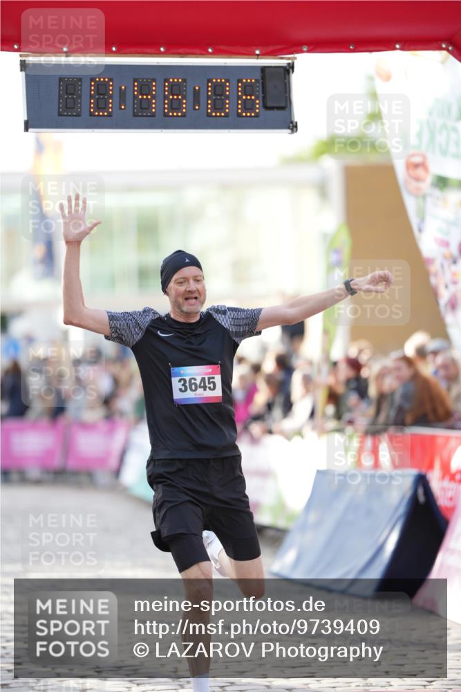 12.06.2026 - Holstenköstenlauf LAZAROV Photography http://msf.ph/oto/9739409 12.06.2026 19:46:05 Laufen 3038, 3645 meine-sportfotos.de