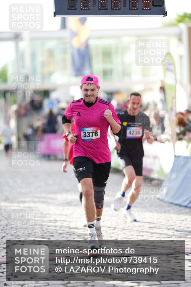 12.06.2026 - Holstenköstenlauf LAZAROV Photography http://msf.ph/oto/9739415 12.06.2026 19:45:55 Laufen 3378, 4167, 4188, 4238, 4700 meine-sportfotos.de