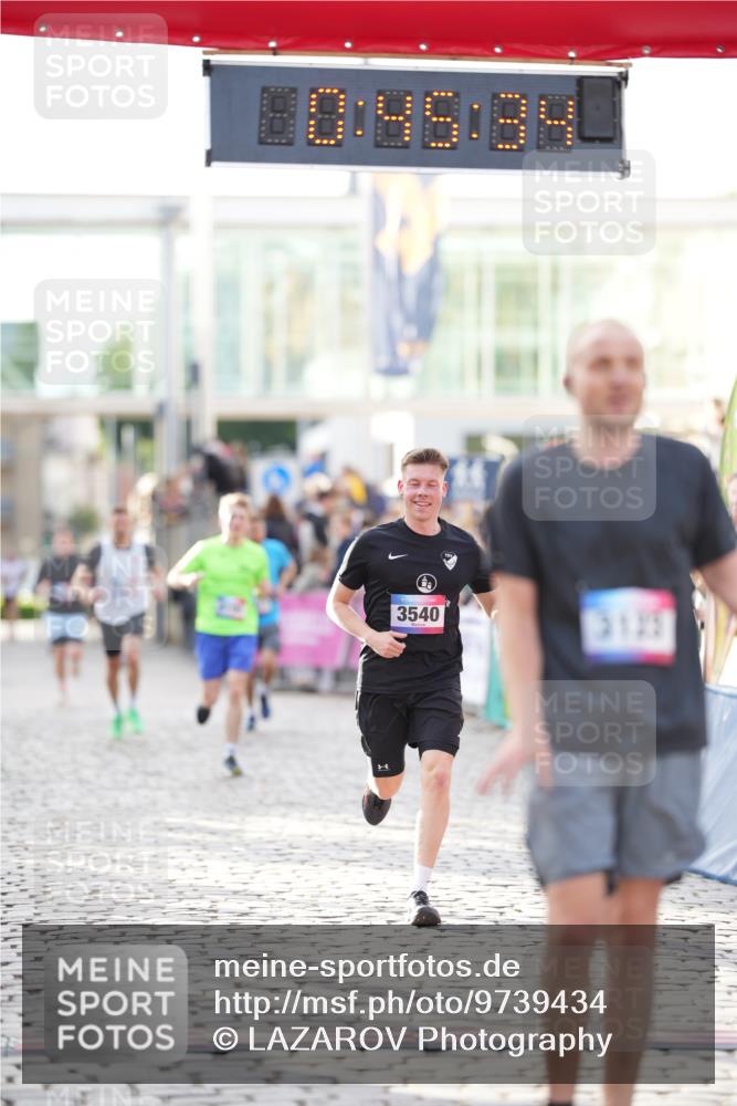 12.06.2026 - Holstenköstenlauf LAZAROV Photography http://msf.ph/oto/9739434 12.06.2026 19:45:33 Laufen 3123, 3540, 3998, 4192 meine-sportfotos.de