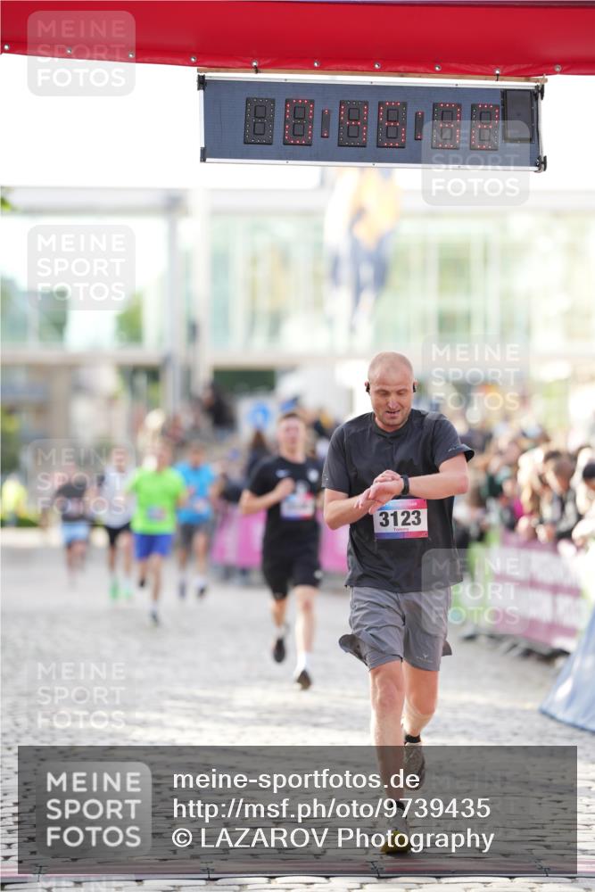 12.06.2026 - Holstenköstenlauf LAZAROV Photography http://msf.ph/oto/9739435 12.06.2026 19:45:32 Laufen 3123, 3540, 3998 meine-sportfotos.de