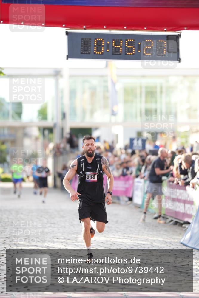 12.06.2026 - Holstenköstenlauf LAZAROV Photography http://msf.ph/oto/9739442 12.06.2026 19:45:27 Laufen 3560, 3998 meine-sportfotos.de