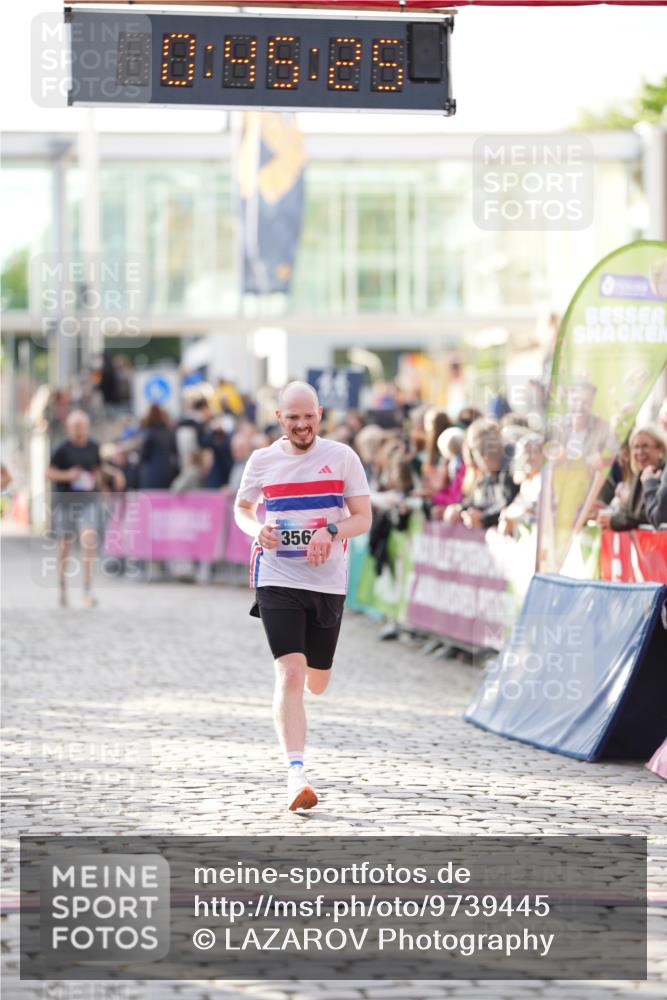12.06.2026 - Holstenköstenlauf LAZAROV Photography http://msf.ph/oto/9739445 12.06.2026 19:45:24 Laufen 3394, 3560, 3619, 3998 meine-sportfotos.de