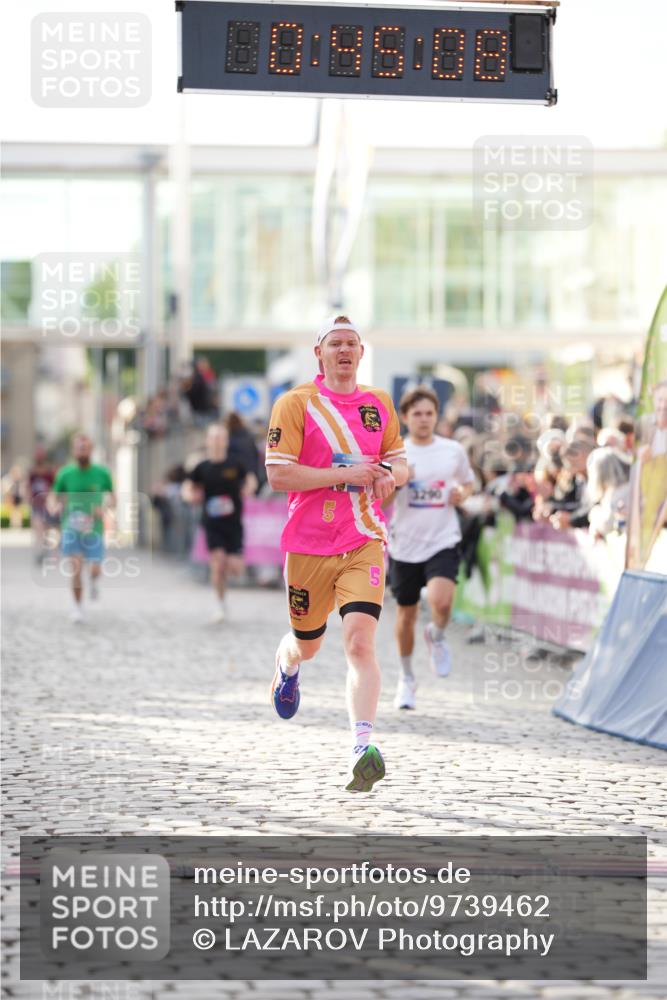 12.06.2026 - Holstenköstenlauf LAZAROV Photography http://msf.ph/oto/9739462 12.06.2026 19:45:08 Laufen 3203, 3290, 3514, 3948 meine-sportfotos.de