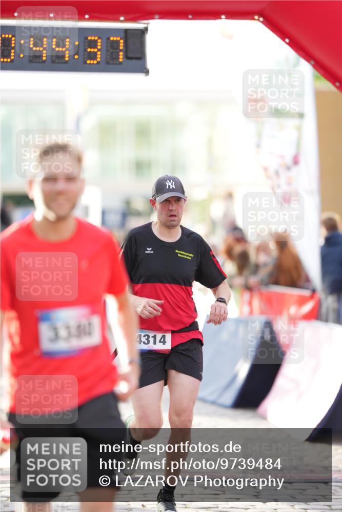 12.06.2026 - Holstenköstenlauf LAZAROV Photography http://msf.ph/oto/9739484 12.06.2026 19:44:37 Laufen 3380, 4314 meine-sportfotos.de