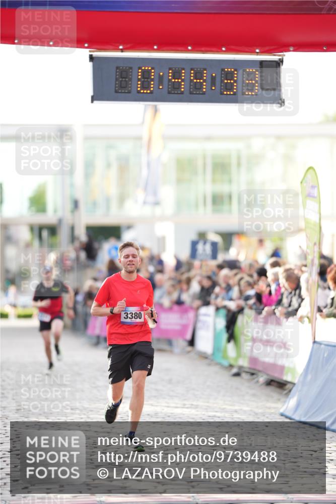 12.06.2026 - Holstenköstenlauf LAZAROV Photography http://msf.ph/oto/9739488 12.06.2026 19:44:32 Laufen 3380, 4314, 4513, 4573 meine-sportfotos.de