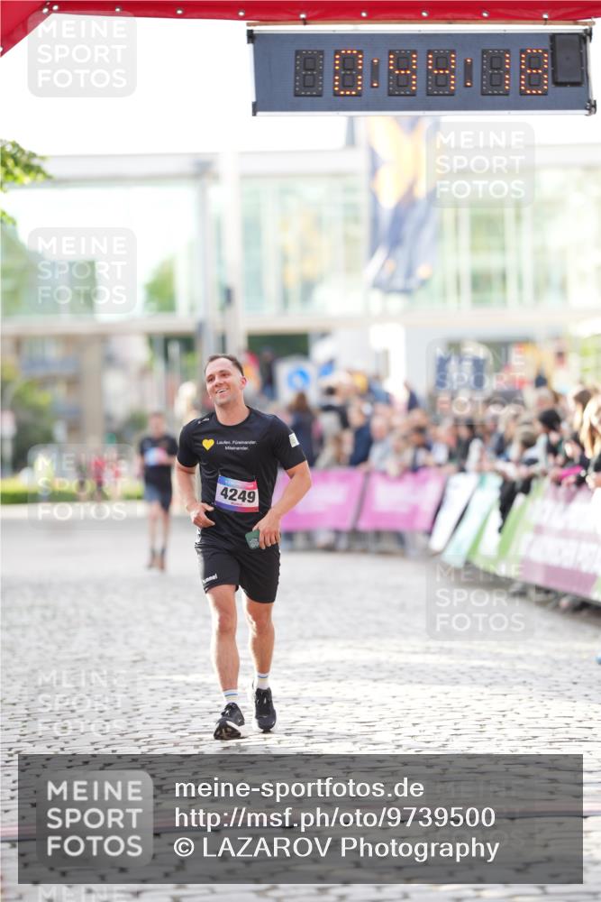 12.06.2026 - Holstenköstenlauf LAZAROV Photography http://msf.ph/oto/9739500 12.06.2026 19:44:17 Laufen 4249 meine-sportfotos.de