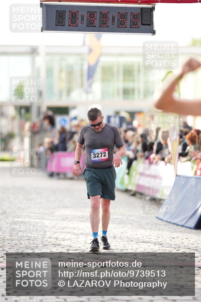 12.06.2026 - Holstenköstenlauf LAZAROV Photography http://msf.ph/oto/9739513 12.06.2026 19:43:54 Laufen 3272, 3599, 3639, 4434 meine-sportfotos.de