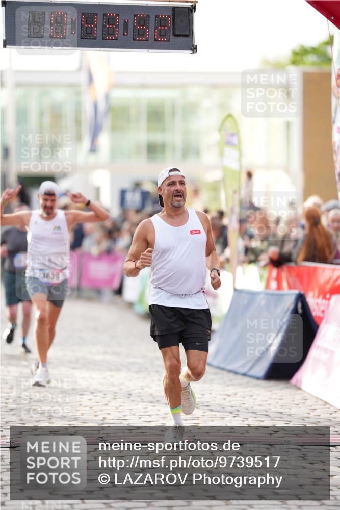 12.06.2026 - Holstenköstenlauf LAZAROV Photography http://msf.ph/oto/9739517 12.06.2026 19:43:51 Laufen 3272, 3599, 3639, 4434 meine-sportfotos.de