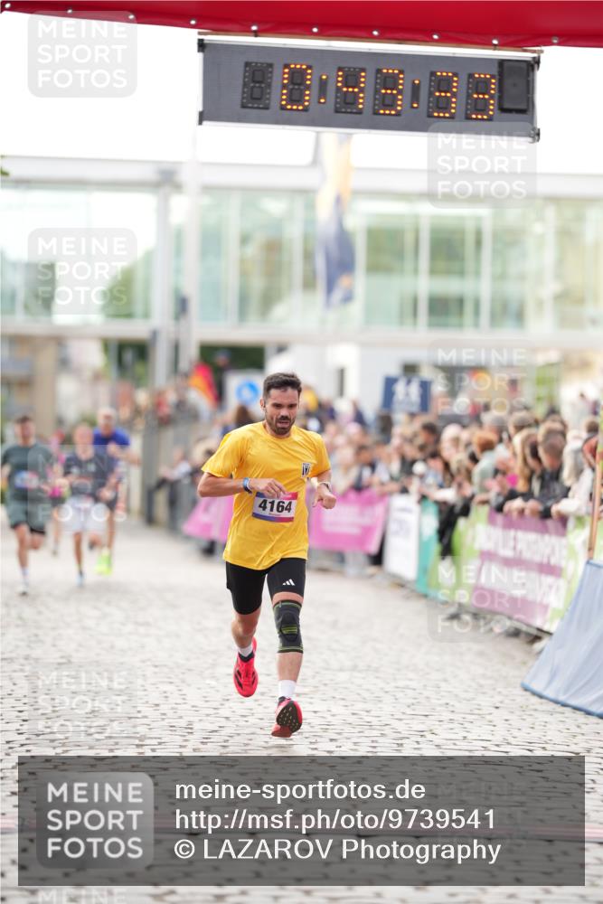 12.06.2026 - Holstenköstenlauf LAZAROV Photography http://msf.ph/oto/9739541 12.06.2026 19:43:32 Laufen 3015, 3640, 3737, 4164 meine-sportfotos.de