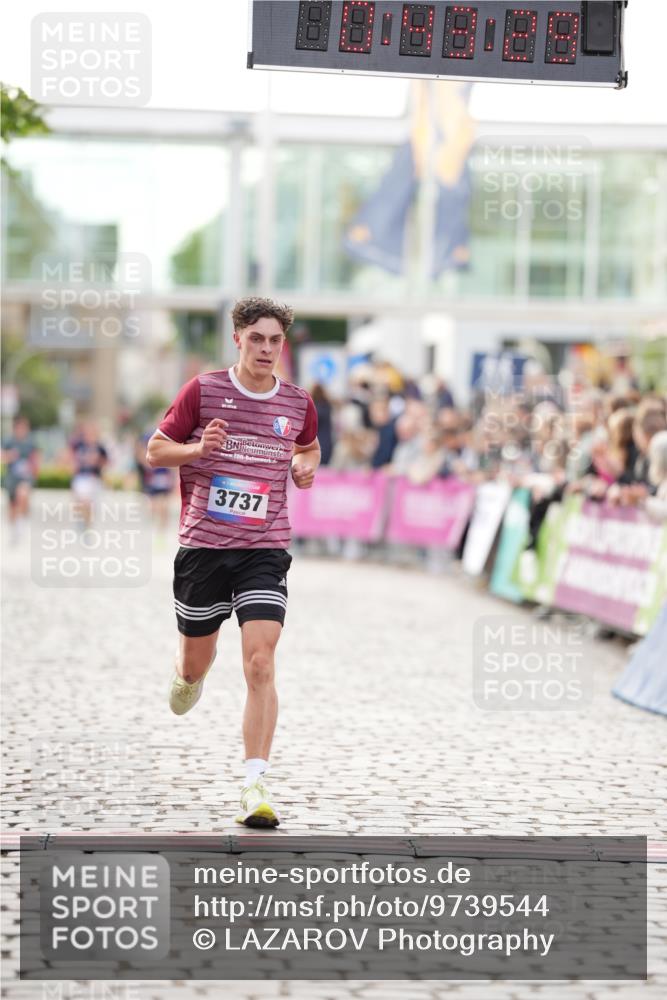 12.06.2026 - Holstenköstenlauf LAZAROV Photography http://msf.ph/oto/9739544 12.06.2026 19:43:29 Laufen 3737, 4164 meine-sportfotos.de