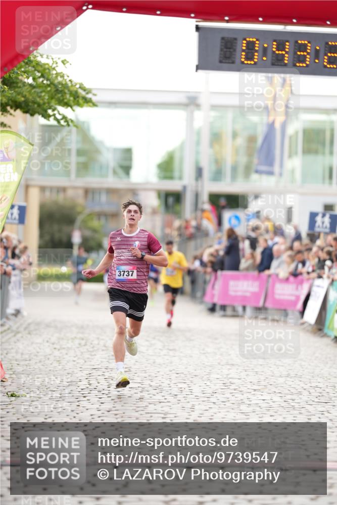 12.06.2026 - Holstenköstenlauf LAZAROV Photography http://msf.ph/oto/9739547 12.06.2026 19:43:28 Laufen 3737 meine-sportfotos.de