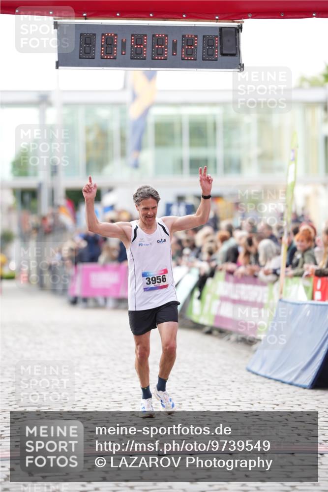 12.06.2026 - Holstenköstenlauf LAZAROV Photography http://msf.ph/oto/9739549 12.06.2026 19:43:20 Laufen 3956 meine-sportfotos.de