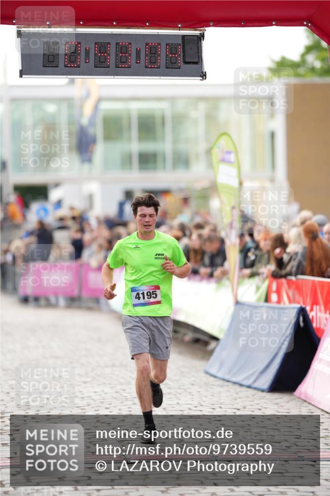 12.06.2026 - Holstenköstenlauf LAZAROV Photography http://msf.ph/oto/9739559 12.06.2026 19:43:03 Laufen 3046, 3420, 3555, 3748, 4195 meine-sportfotos.de