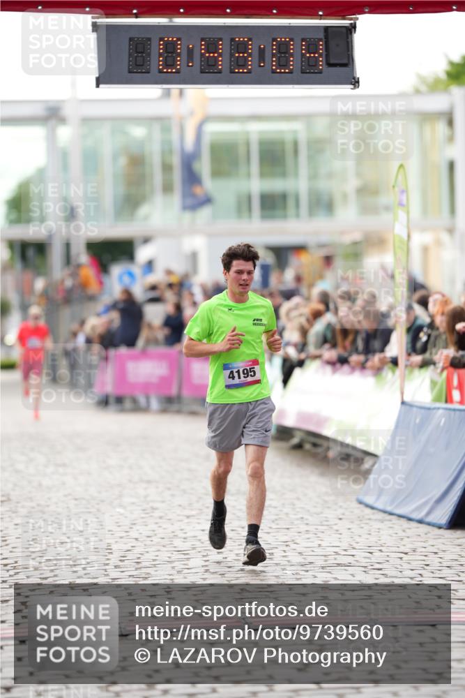 12.06.2026 - Holstenköstenlauf LAZAROV Photography http://msf.ph/oto/9739560 12.06.2026 19:43:03 Laufen 3046, 3420, 3555, 3748, 4195 meine-sportfotos.de