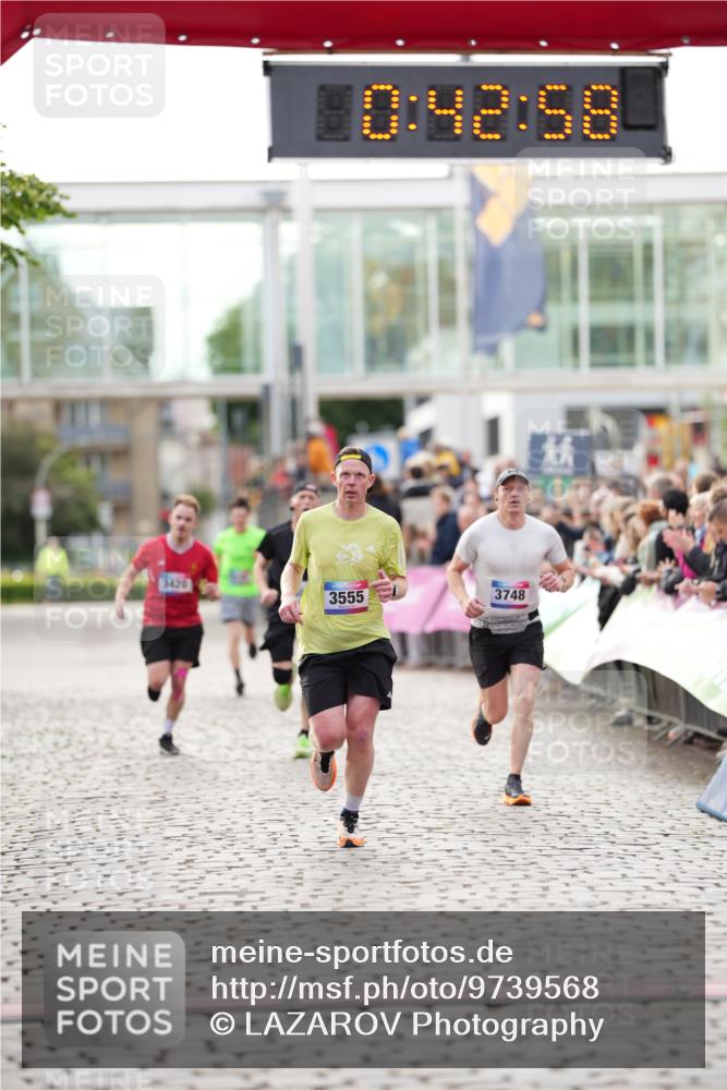 12.06.2026 - Holstenköstenlauf LAZAROV Photography http://msf.ph/oto/9739568 12.06.2026 19:42:57 Laufen 3046, 3420, 3555, 3748, 4570 meine-sportfotos.de