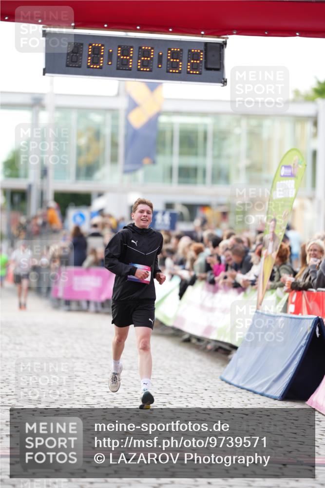 12.06.2026 - Holstenköstenlauf LAZAROV Photography http://msf.ph/oto/9739571 12.06.2026 19:42:51 Laufen 3968, 4570 meine-sportfotos.de