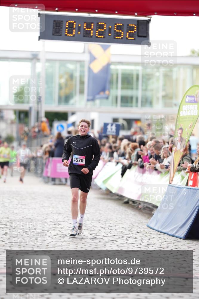 12.06.2026 - Holstenköstenlauf LAZAROV Photography http://msf.ph/oto/9739572 12.06.2026 19:42:51 Laufen 3968, 4570 meine-sportfotos.de