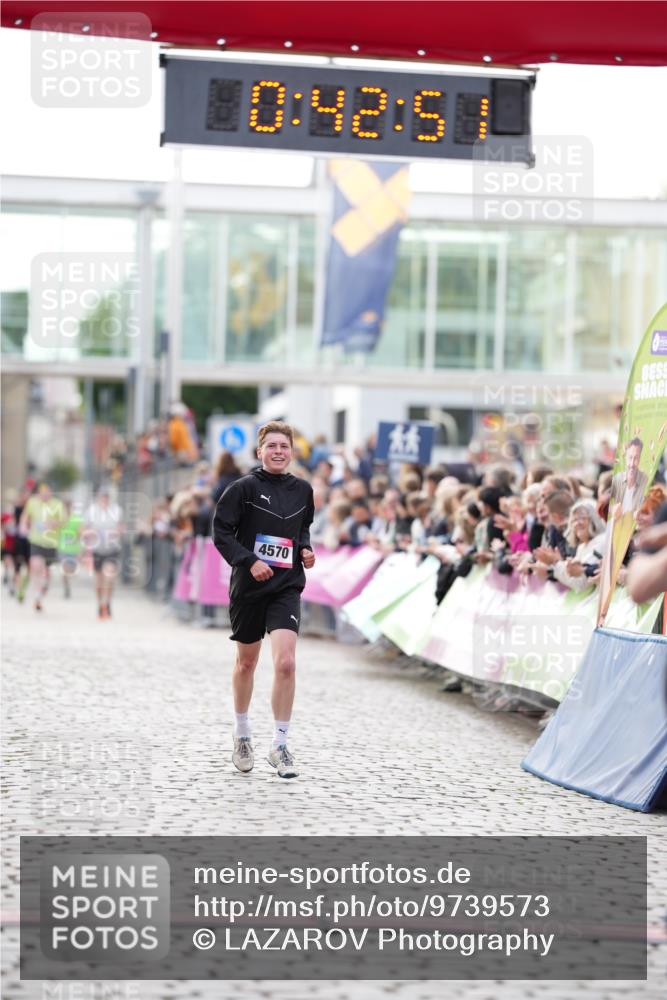 12.06.2026 - Holstenköstenlauf LAZAROV Photography http://msf.ph/oto/9739573 12.06.2026 19:42:51 Laufen 3968, 4570 meine-sportfotos.de