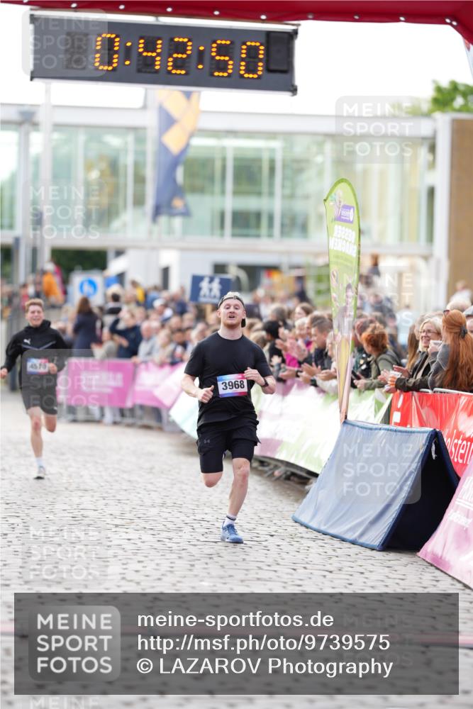 12.06.2026 - Holstenköstenlauf LAZAROV Photography http://msf.ph/oto/9739575 12.06.2026 19:42:49 Laufen 3968, 4570 meine-sportfotos.de