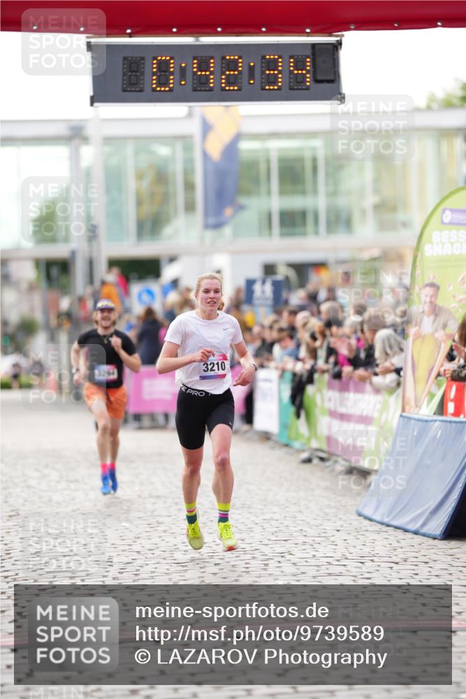 12.06.2026 - Holstenköstenlauf LAZAROV Photography http://msf.ph/oto/9739589 12.06.2026 19:42:34 Laufen 3210, 3294 meine-sportfotos.de
