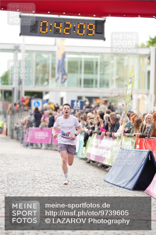 12.06.2026 - Holstenköstenlauf LAZAROV Photography http://msf.ph/oto/9739605 12.06.2026 19:42:09 Laufen 3680, 4932 meine-sportfotos.de
