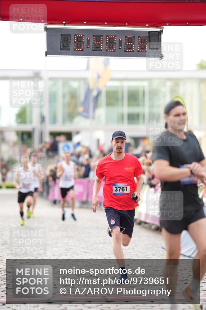 12.06.2026 - Holstenköstenlauf LAZAROV Photography http://msf.ph/oto/9739651 12.06.2026 19:40:56 Laufen 3211, 3761, 4421, 4432, 4441 meine-sportfotos.de
