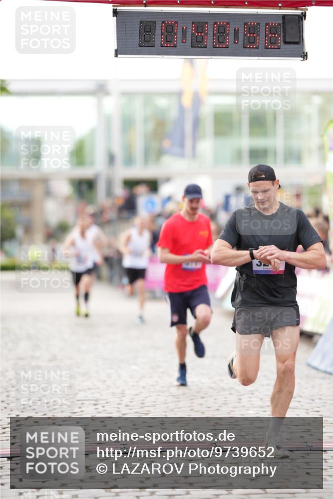 12.06.2026 - Holstenköstenlauf LAZAROV Photography http://msf.ph/oto/9739652 12.06.2026 19:40:55 Laufen 3211, 3761, 4432, 4441 meine-sportfotos.de