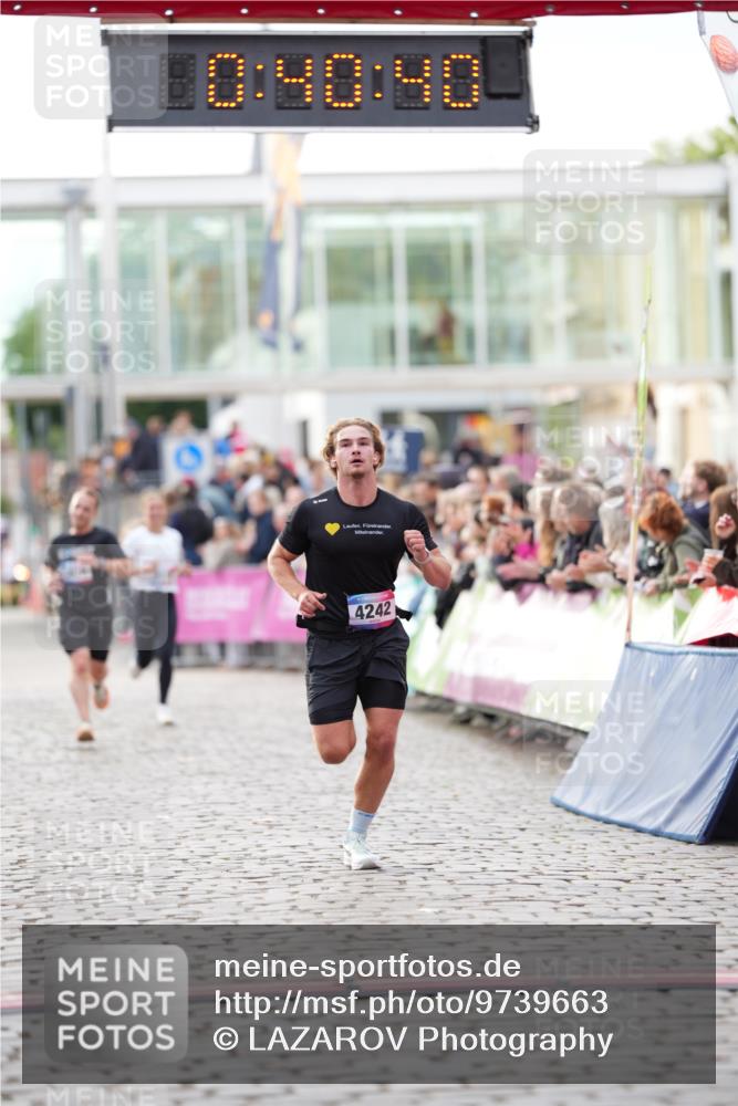 12.06.2026 - Holstenköstenlauf LAZAROV Photography http://msf.ph/oto/9739663 12.06.2026 19:40:40 Laufen 3219, 4174, 4242, 4830 meine-sportfotos.de