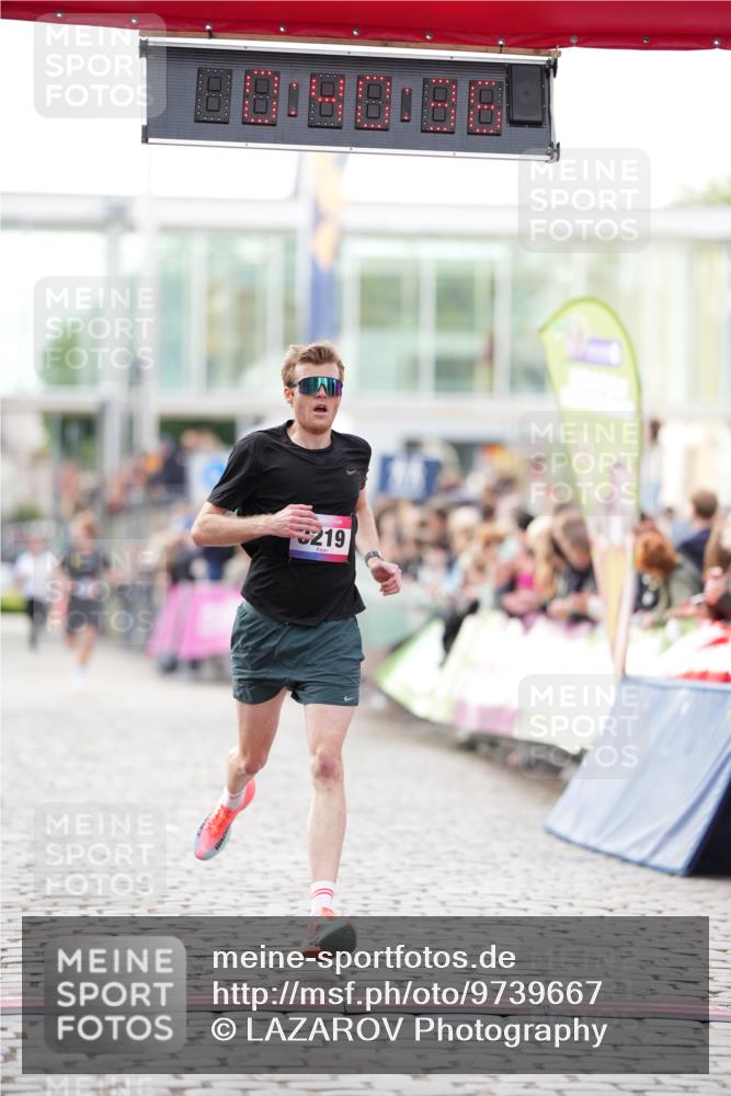 12.06.2026 - Holstenköstenlauf LAZAROV Photography http://msf.ph/oto/9739667 12.06.2026 19:40:35 Laufen 3219, 3510 meine-sportfotos.de